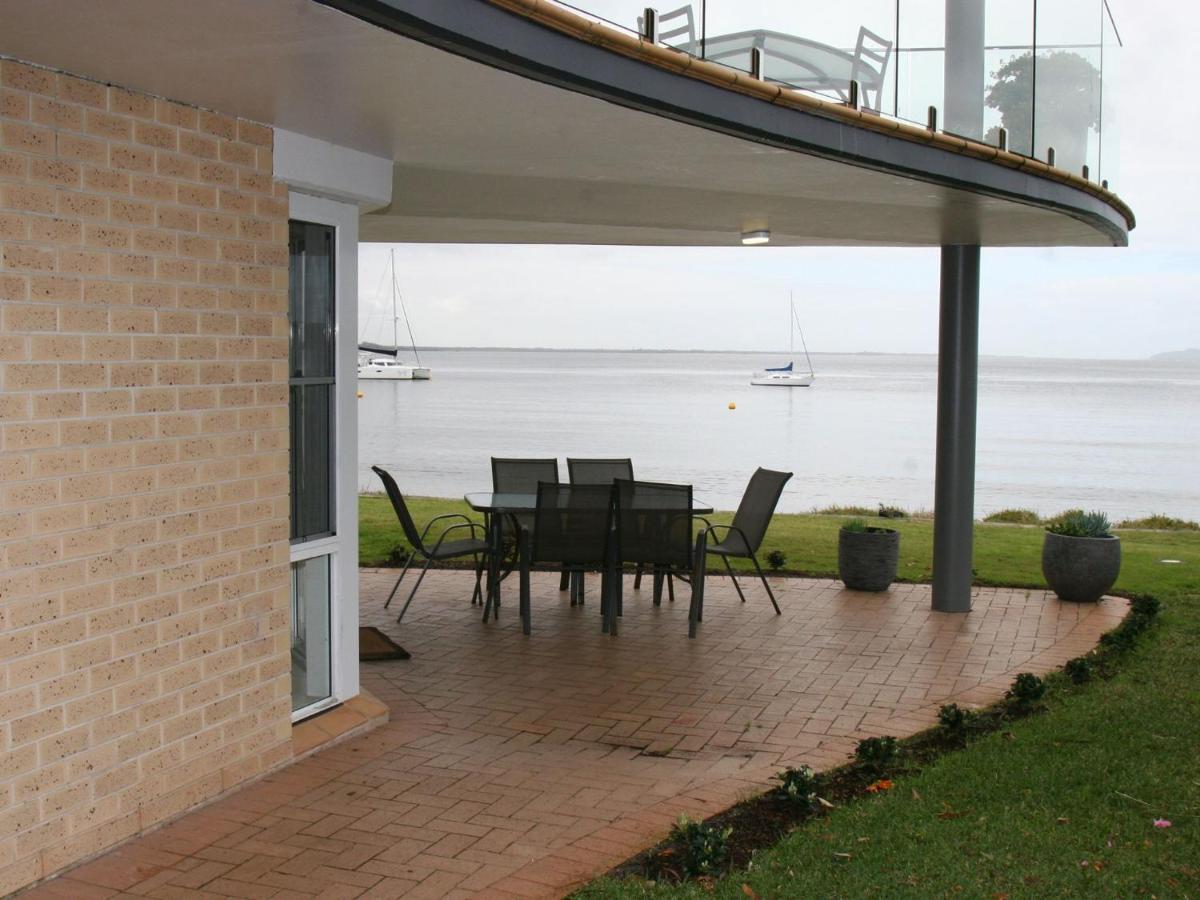 The Clippers 1 Fabulous Waterfront Unit Lägenhet Salamander Bay Exteriör bild