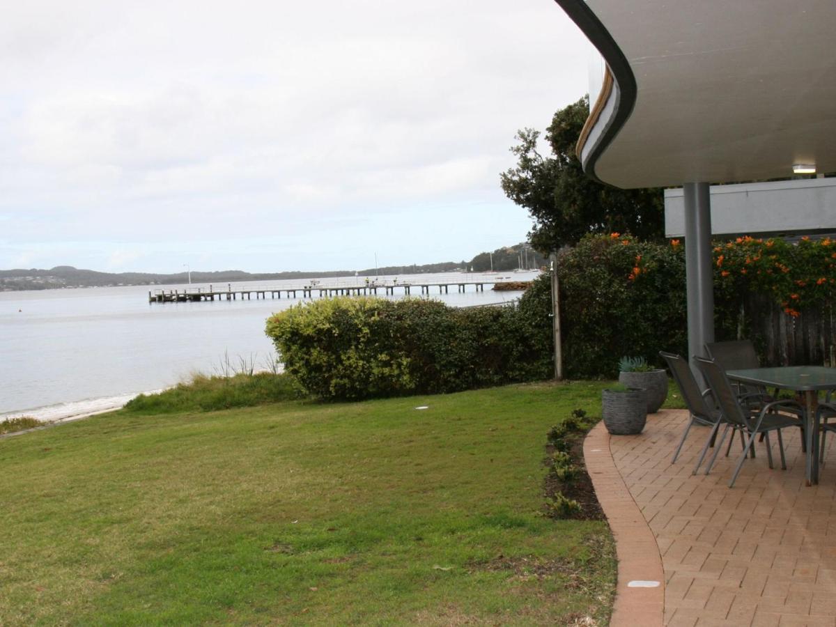 The Clippers 1 Fabulous Waterfront Unit Lägenhet Salamander Bay Exteriör bild