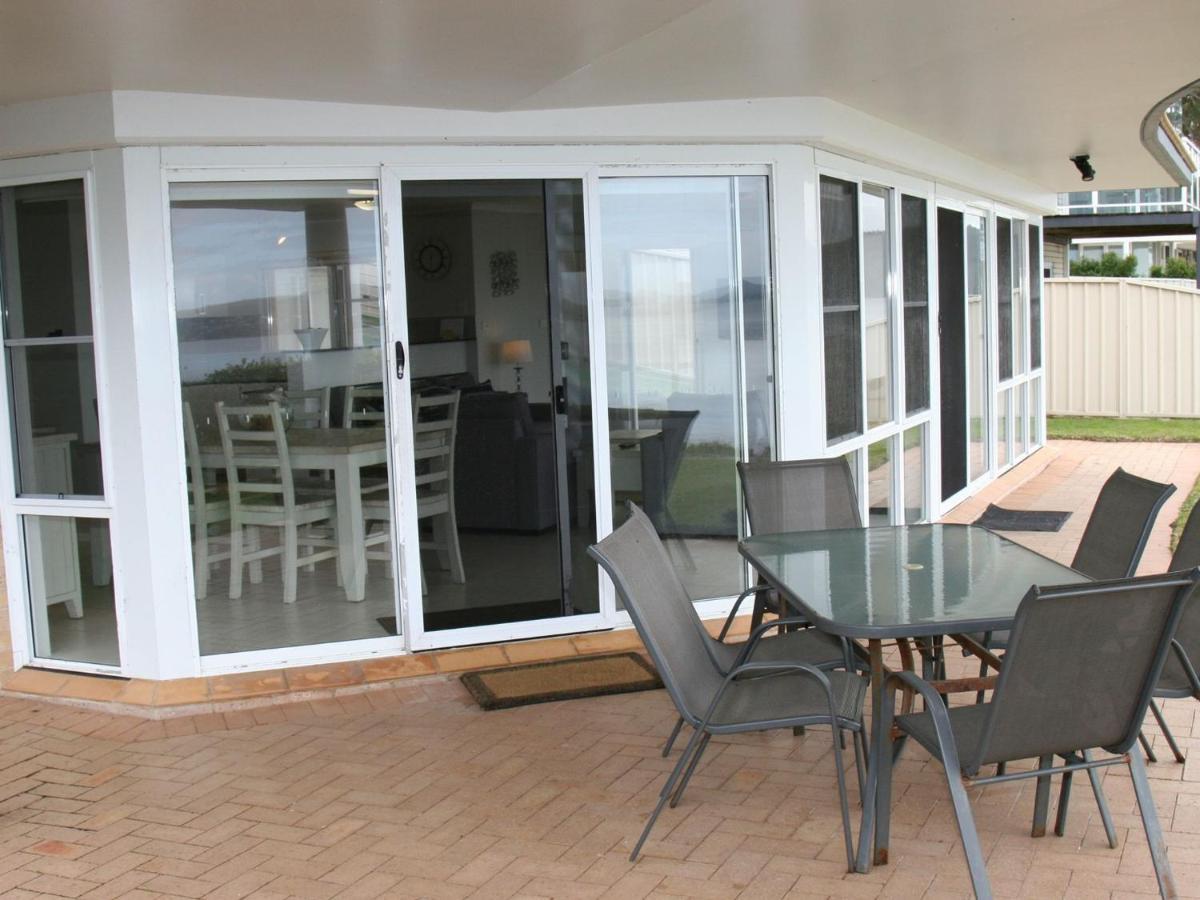 The Clippers 1 Fabulous Waterfront Unit Lägenhet Salamander Bay Exteriör bild