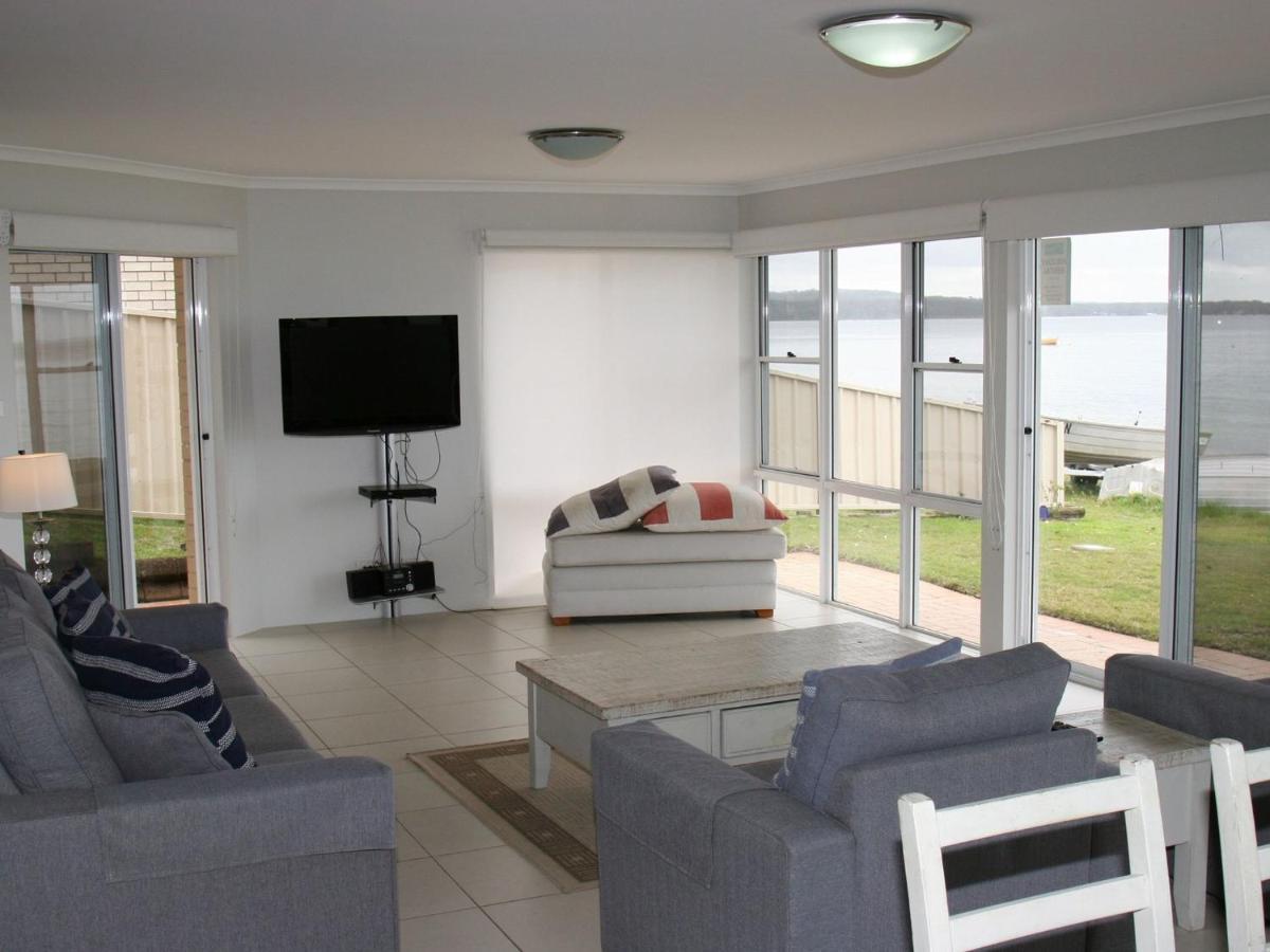 The Clippers 1 Fabulous Waterfront Unit Lägenhet Salamander Bay Exteriör bild